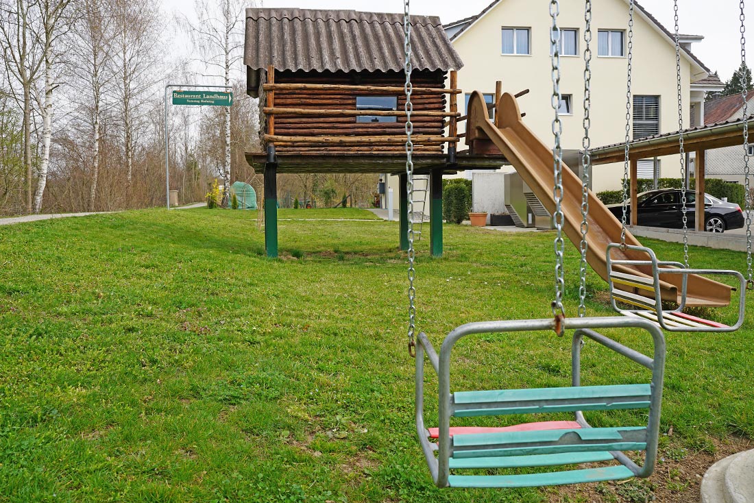 TERRASSE | SPIELPLATZ | Restaurant Landhaus
